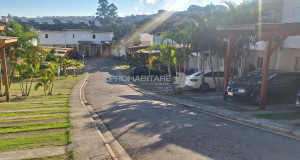Aluga, sobrado, cond. fechado, Vila Bianchi, Bragança Paulista-SP