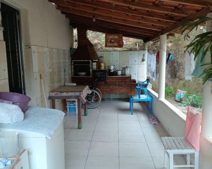 Vende, permuta, chácara, com casa, zona rural, Toledo-MG - Foto 3 de 6