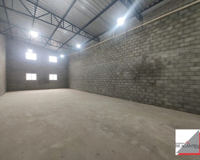 Vende, Galpão, comercial, Matadouro, Bragança Paulista-SP - Foto 4 de 10